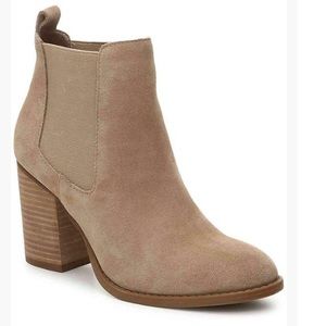 Never worn steve madden troyan chelsea boot